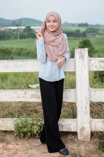 Close Portrait Happy Young Pretty Asian Woman Hijab Green Farm — стоковое фото