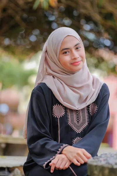 Ritratto Donna Musulmana Che Indossa Hijab — Foto Stock