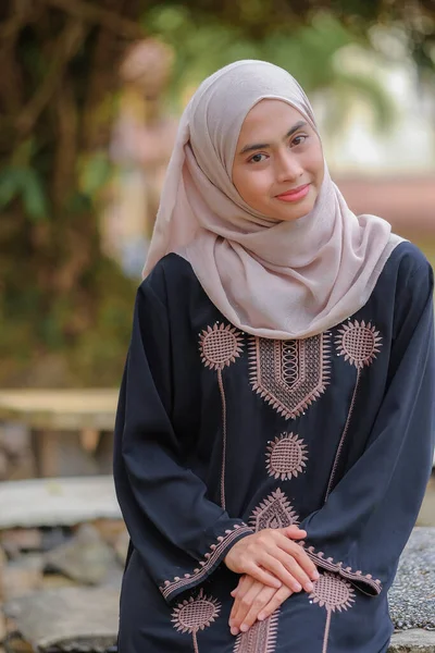 Πορτρέτο Της Μουσουλμανικής Γυναίκας Ομορφιά Φορώντας Μαντίλα — Φωτογραφία Αρχείου