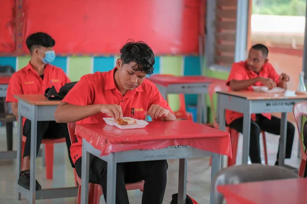 Muadzam Shah Maleisië Januari 2021 Studenten Eten Voedsel Klas Sociale — Stockfoto