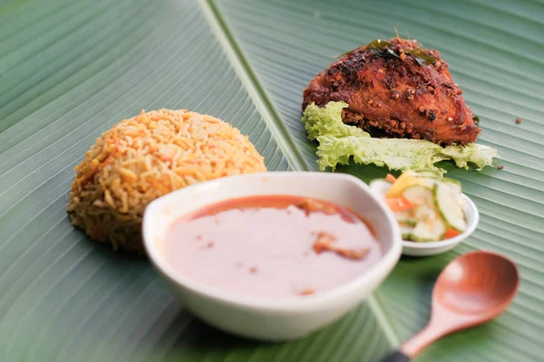 Nasi Beriyani Gulai Kawah Ayam Berempah Served Green Leaf — Stock Photo, Image