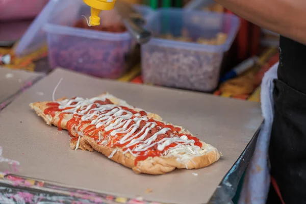 Egy Férfi John Kenyeret Vagy Roti John Készít Malajziában Egy — Stock Fotó