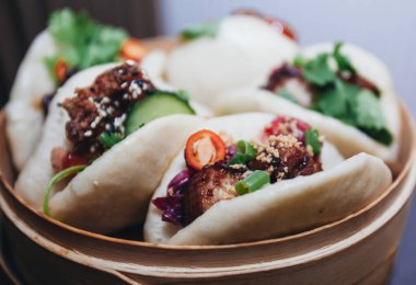 Doldurulmuş Asya çörekleri.