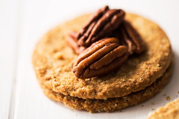 Oat cookies with kiwi jam — Stock Photo, Image