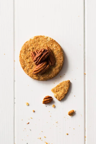 Oat cookies with kiwi jam — Stock Photo, Image