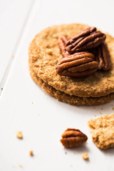 Oat cookies with kiwi jam — Stock Photo, Image