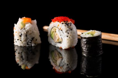 Maki sushi çeşitli