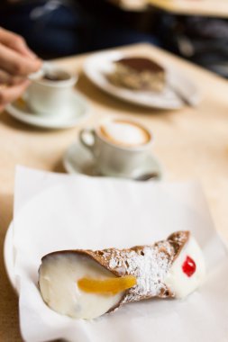 Cannoli