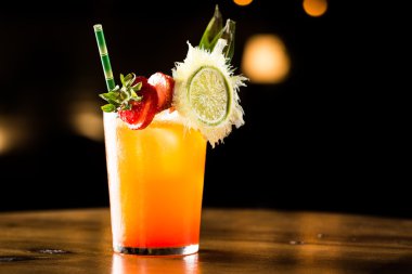 Turuncu kokteyl
