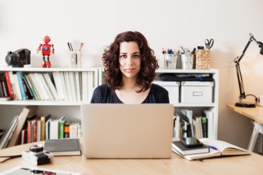 Laptop Kullanılıyor