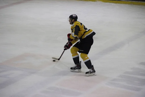 Das Eishockeyspiel Zwischen Dem Kiewer Klub Falcons Und Dem Team — Stockfoto