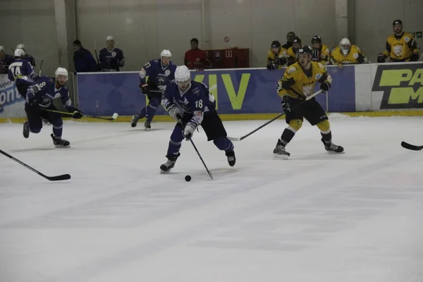 Partido Hockey Entre Equipo Kiev Falcons Club Bila Tcherkva Leopard —  Fotos de Stock