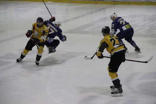 Partido Hockey Entre Equipo Kiev Falcons Club Bila Tcherkva Leopard — Foto de Stock