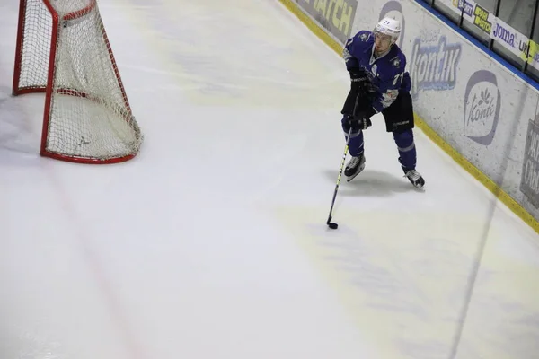 Das Eishockeyspiel Zwischen Dem Kiewer Team Falcons Und Einem Klub — Stockfoto