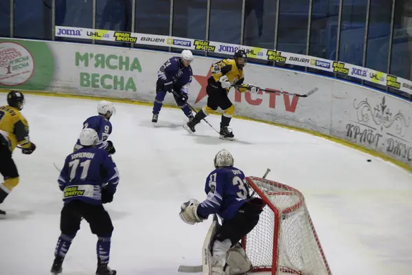Hokejový Zápas Mezi Kyjevským Týmem Falcons Klubem Bila Tcherkva Leopard — Stock fotografie