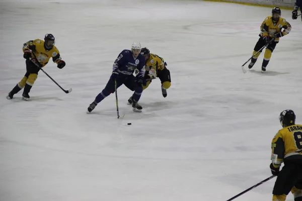 Partido Hockey Entre Club Kiev Falcons Equipo Bila Tcherkva Leopard —  Fotos de Stock