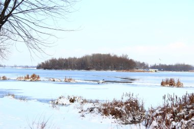 Kışın beyaz halısı