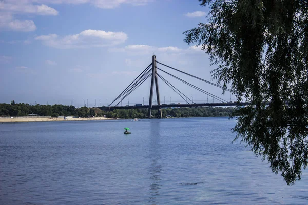 Die Industriebrücke Sommer — Stockfoto