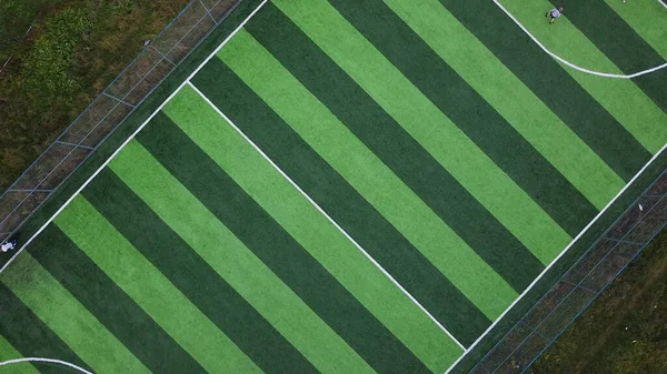 Grünes Fußballfeld Luftaufnahme von oben — Stockfoto