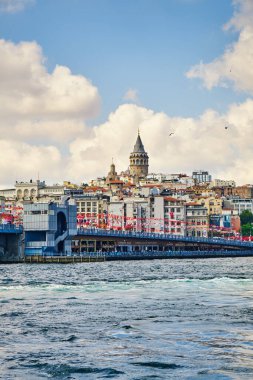 İstanbul, Türkiye 14 Temmuz 2021, Galata Kulesi, Boğaz ve Galata Köprüsü manzarası