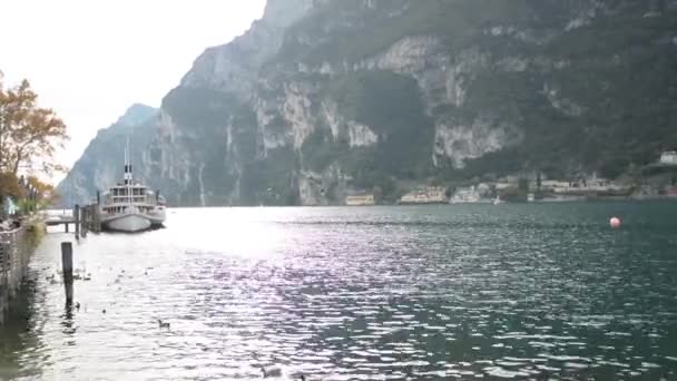 Riva del garda, am gardasee, italien — Stockvideo