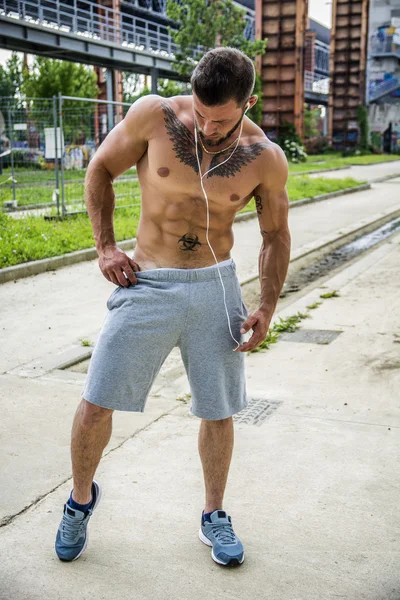 Handsome Muscular Shirtless Hunk Man Outdoor in City Setting — Stock Photo, Image