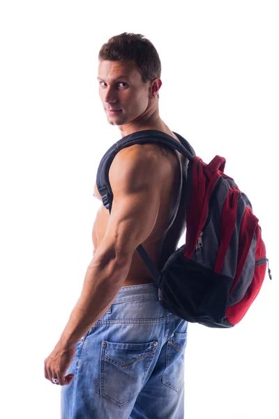 Shirtless svalnatý mladík s batoh — Stock fotografie