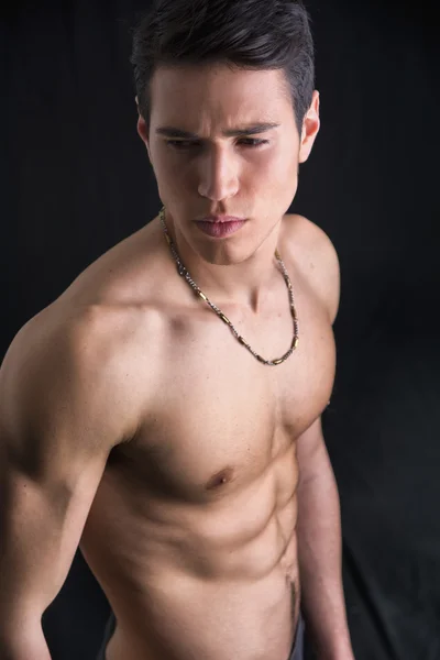 Motiviert junge Mann in Unterwäsche — Stockfoto