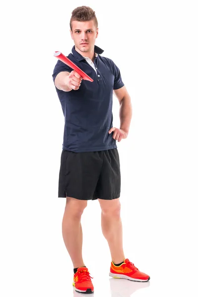 Fitnesstrainer mit Zwischenablage, stehend — Stockfoto