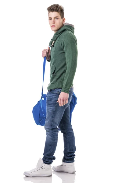 Séduisante jeune homme avec le sac à bandoulière — Photo