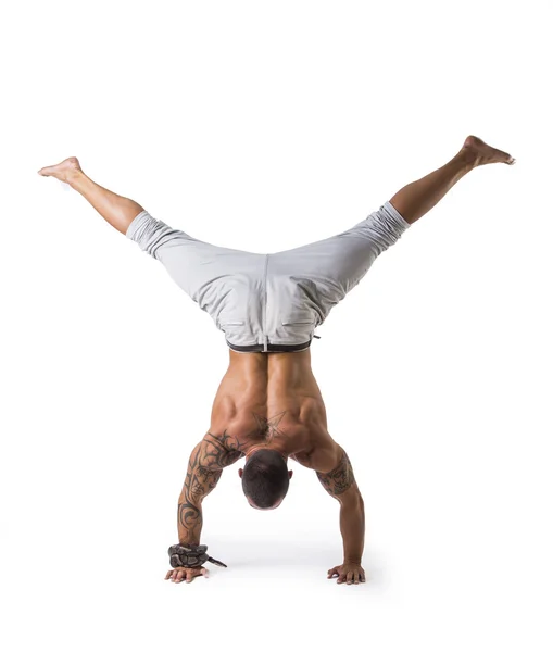 Male Acrobatic Dancer Balancing in Studio — Fotografia de Stock
