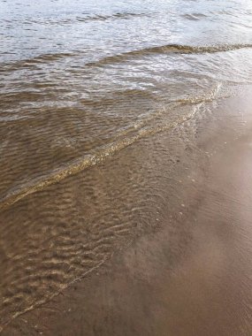 Kumsalda güzel kum ve su