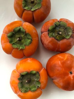 Çiçek şeklinde sulu hurma.