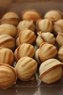 Yoğunlaştırılmış süt makrolu lezzetli çerezler 