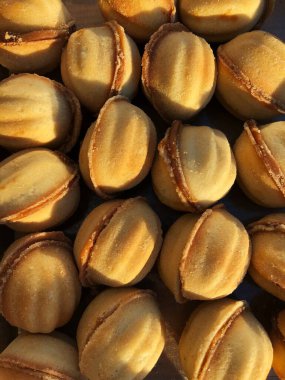 Yoğunlaştırılmış süt makrolu lezzetli çerezler