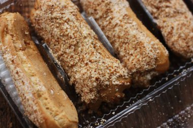 Vanilya kremalı nefis ekler.