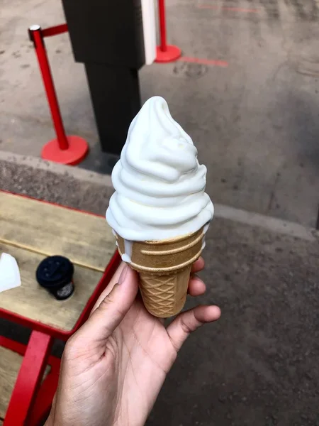 Delicious Creamy Ice Cream Waffle Cone — Stock Photo, Image
