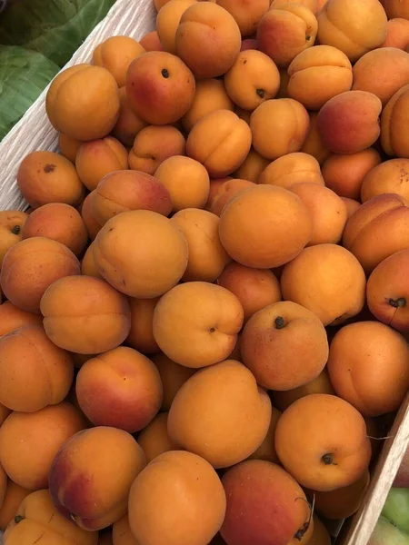 Juicy Apricots Market — Stock Photo, Image