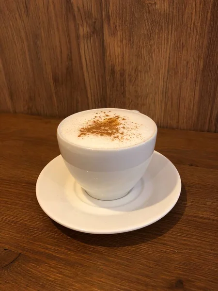 Köstlicher Cappuccino Kaffee Mit Zimt — Stockfoto