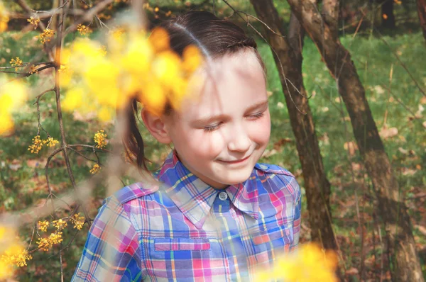 Ragazza all'aperto in estate — Foto Stock