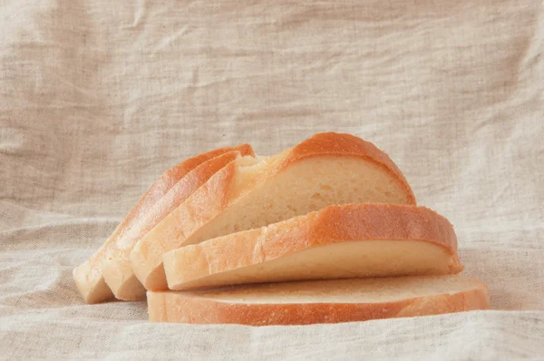 Unos trozos de pan de trigo blanco —  Fotos de Stock