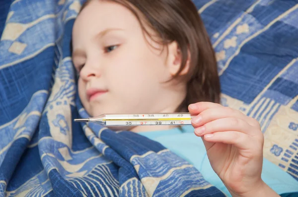 kız bebek grip ile hasta