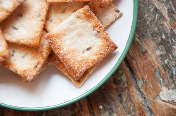 ahşap arka plan üzerinde kare tanımlama bilgileri