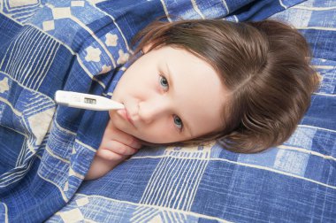 kız bebek grip ile hasta