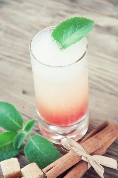 Drink in with mint and cinnamon sugar — Stock Photo, Image