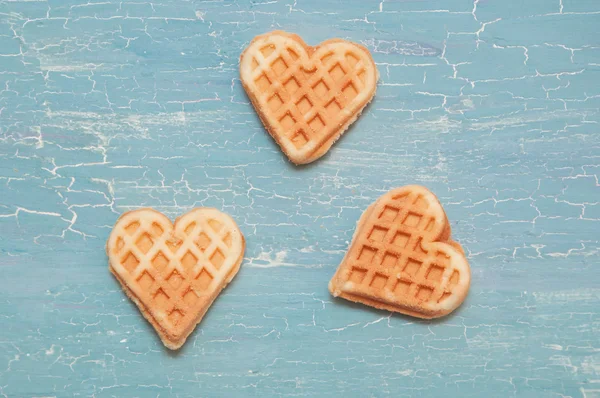 mavi bir arka plan üzerinde üç gözleme