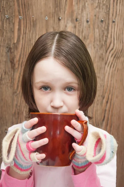 Chica con una taza — Foto de Stock
