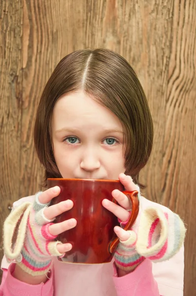 Chica con una taza — Foto de Stock