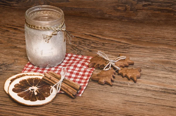 Şamdan tarçın ve gingerbread