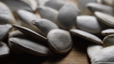 Balkabağı tohumlarını yaklaştır.